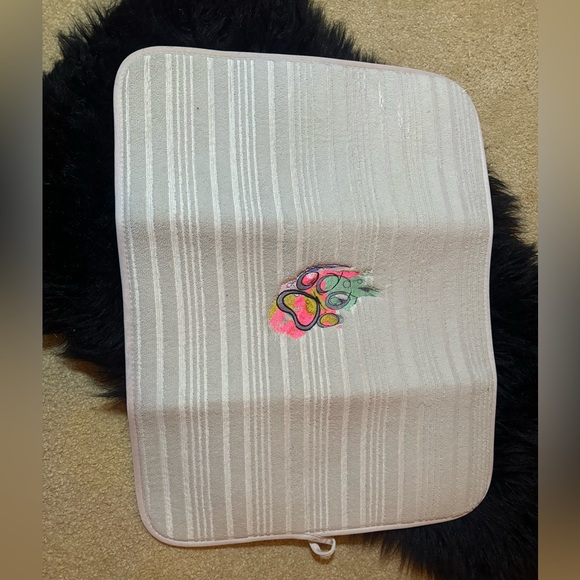Gray dish mat with custom neon dog paw print embroidery - Picture 3 of 7
